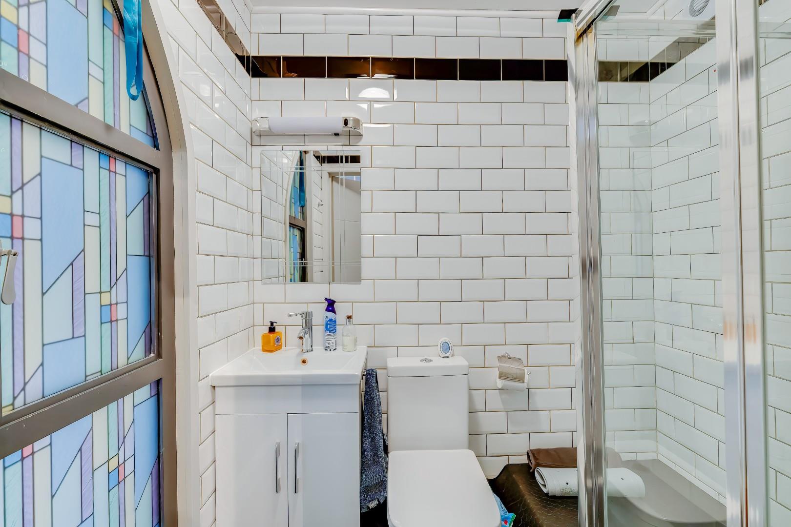 Castellum, 5 Alcedonia, Albert Crescent, Penarth, CF64 1FB